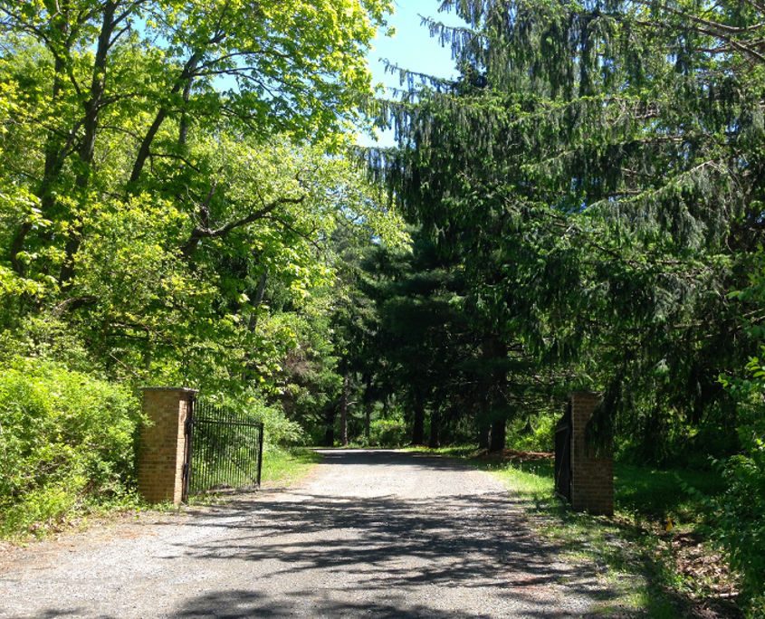 Road-entrance of the Hermits of our Lady of mount carmel